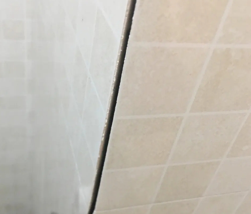 浦城瓷砖空鼓维修公司分享阳台瓷砖脱落的修复过程可以分为以下几个步骤